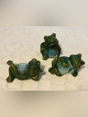Vintage 70’s  Ceramic Greenbrier Frogs
